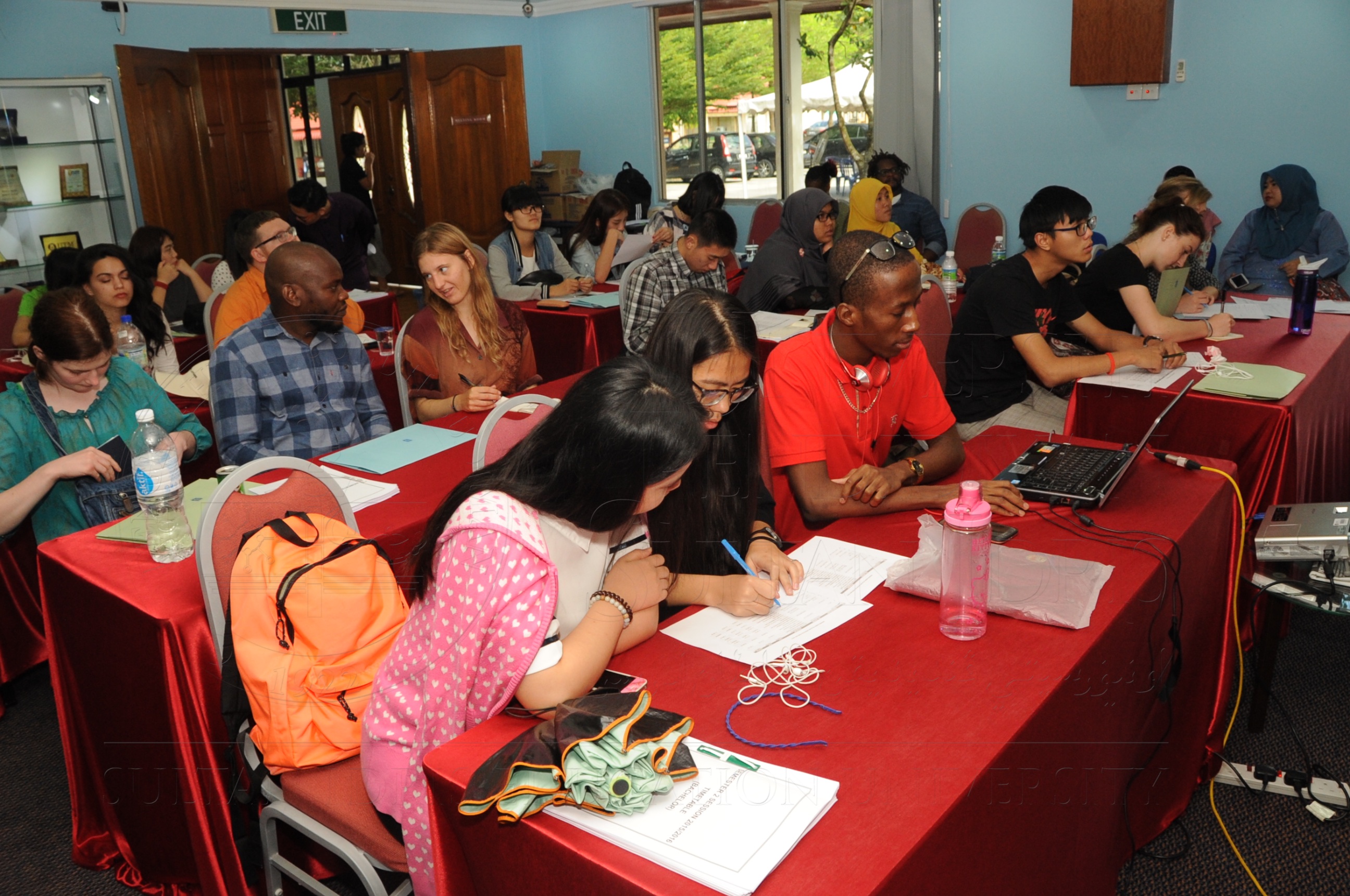 PRO16 17 antarabangsa HAS 0172